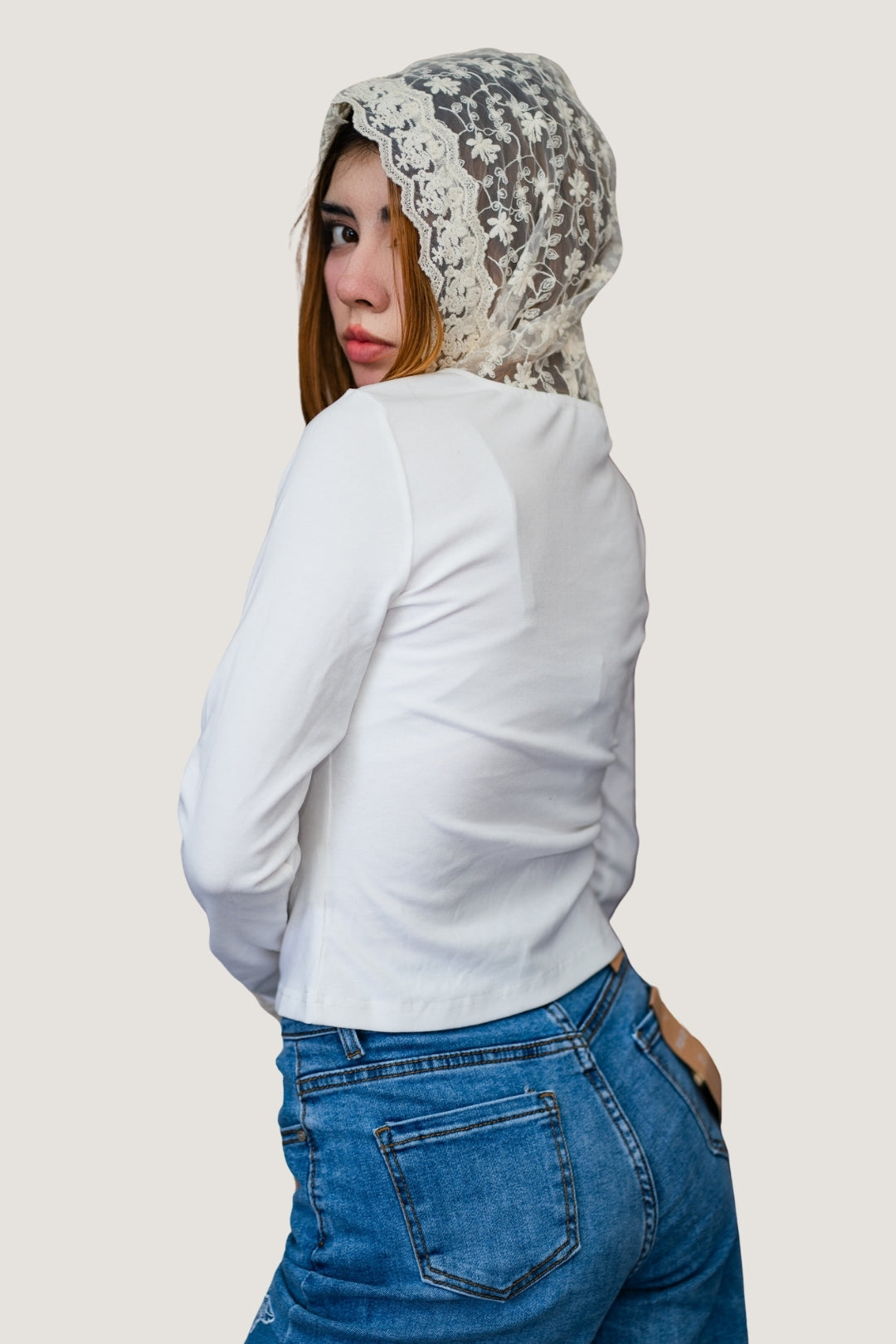 Jeans Wide Pants con Mariposas Blancas Bordadas | Mezclilla Azul Medio