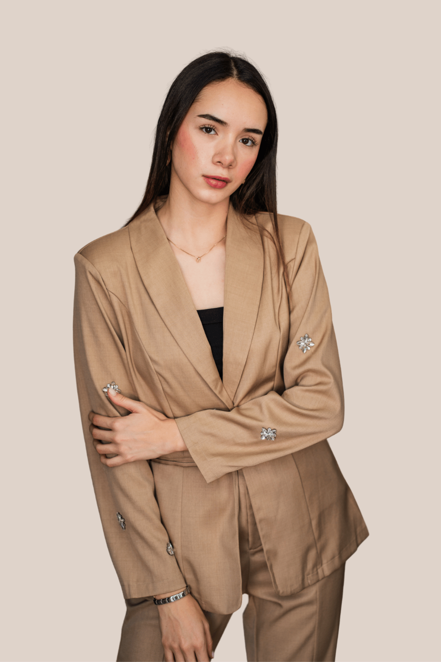 Conjunto de Saco y Pantalon Café Con Pedreria de Estrellas