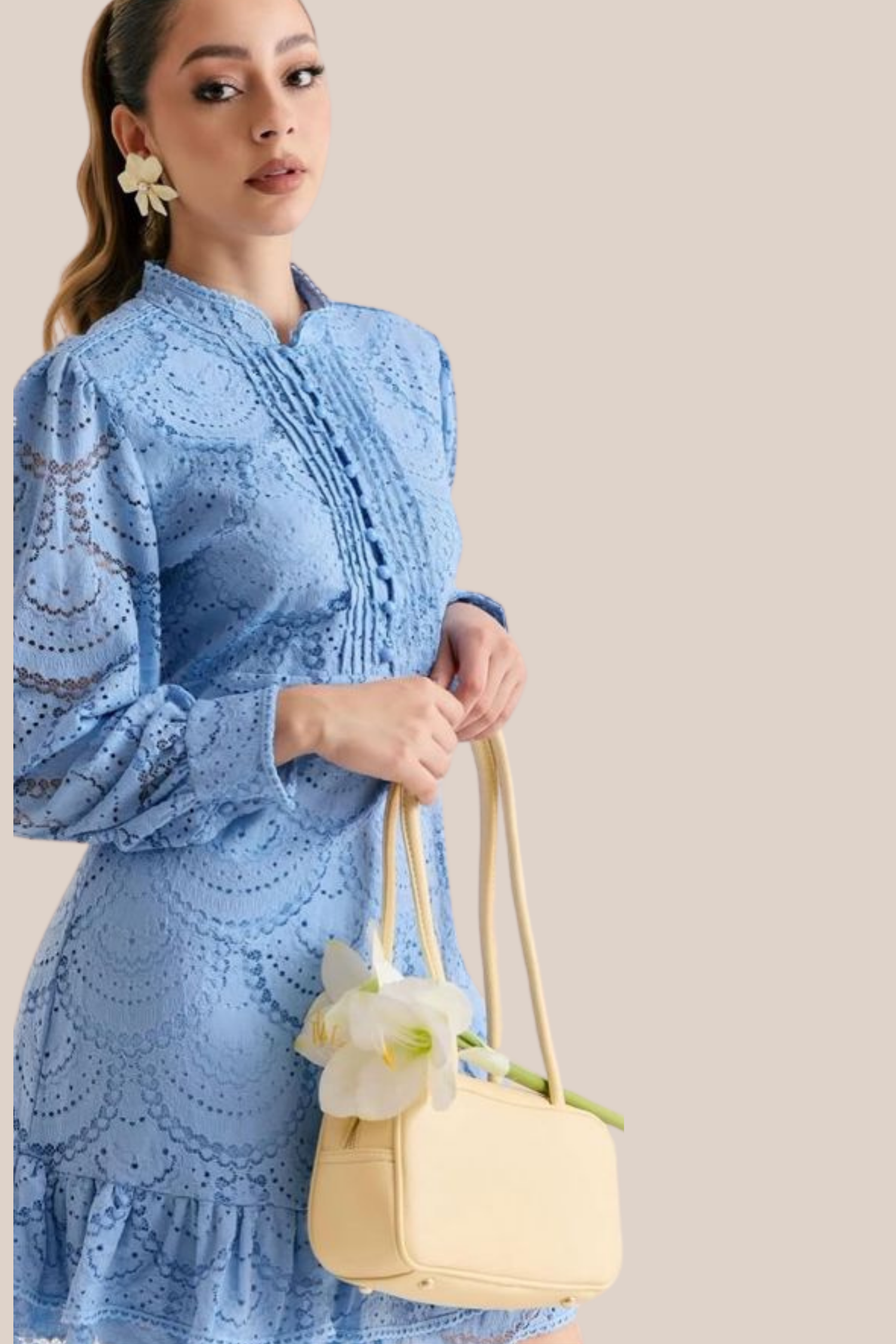 Vestido Corto Azul de Encaje Mangas Largas y Botones
