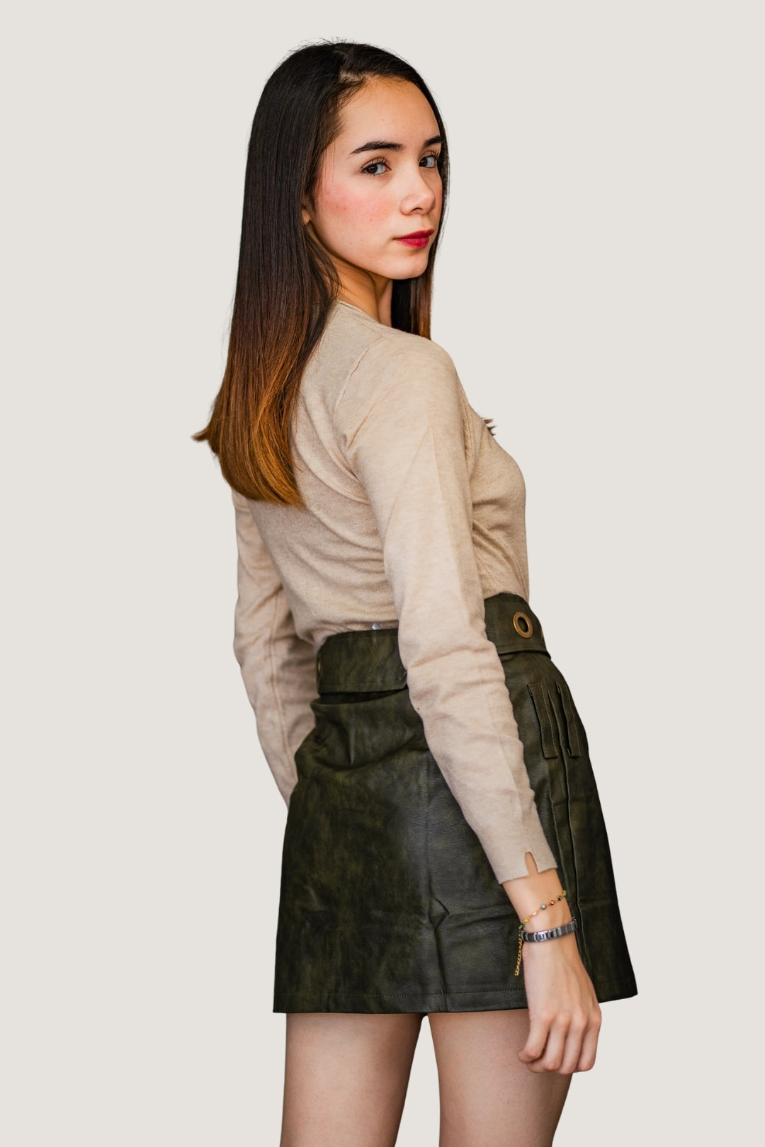 Falda Vinipiel con Corte Línea A | Cinto a Tono Verde Olivo