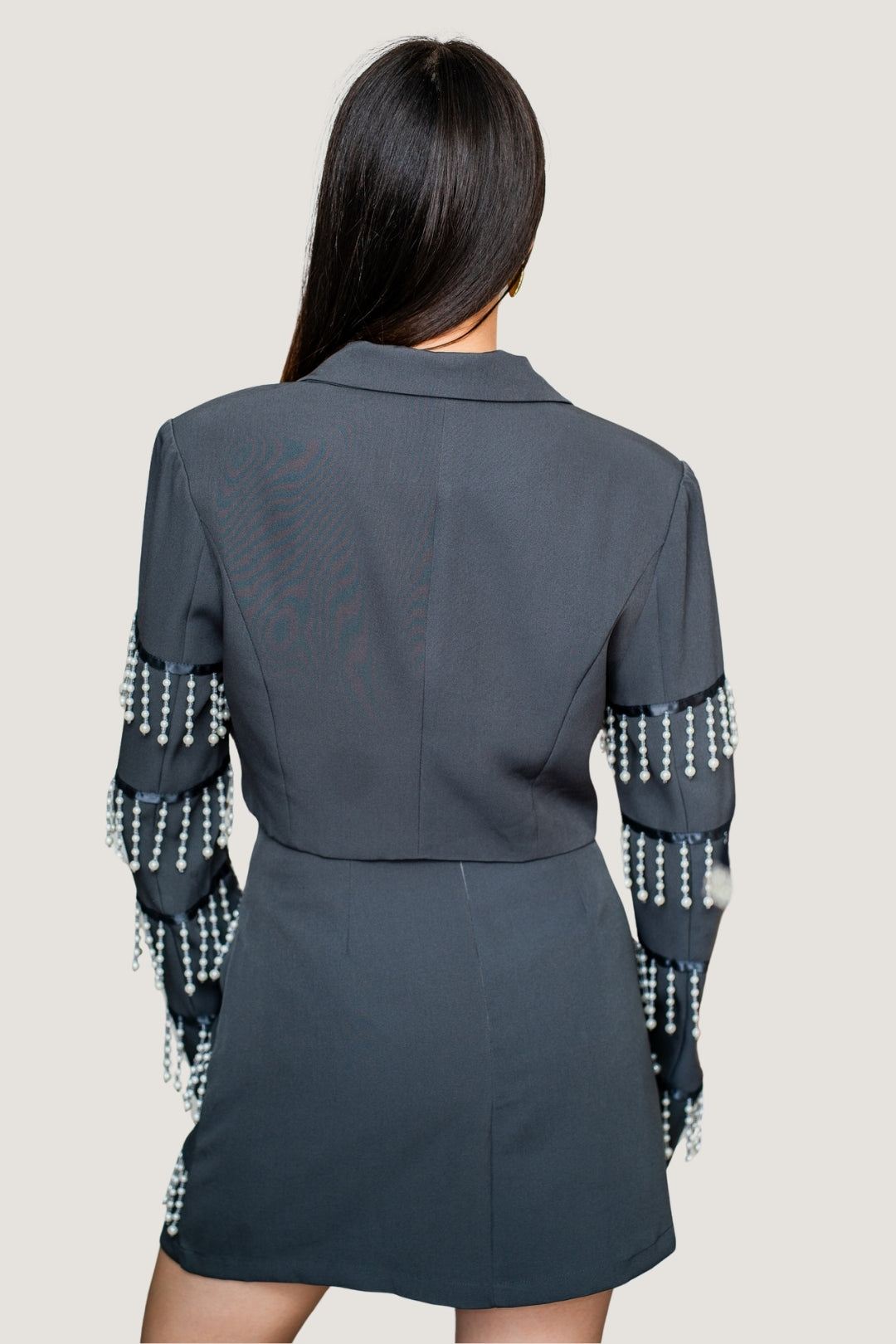 Conjunto de Blazer Cropped y Falda con Perlas Gris