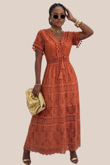 Vestido Terracota Estilo Bohemio Manga Corta de Encaje, Escote V, Cordones Con Cuentas Doradas