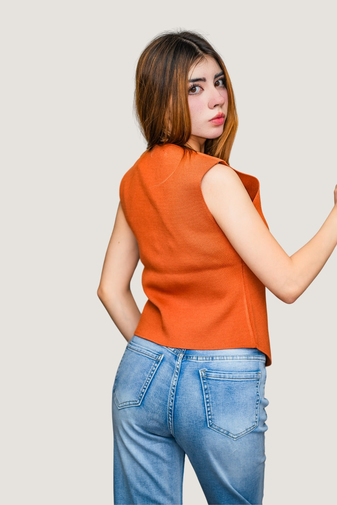 Jeans Corte Recto M Curry | Liso con Detalle de Balenciana | Mezclilla Azul Claro