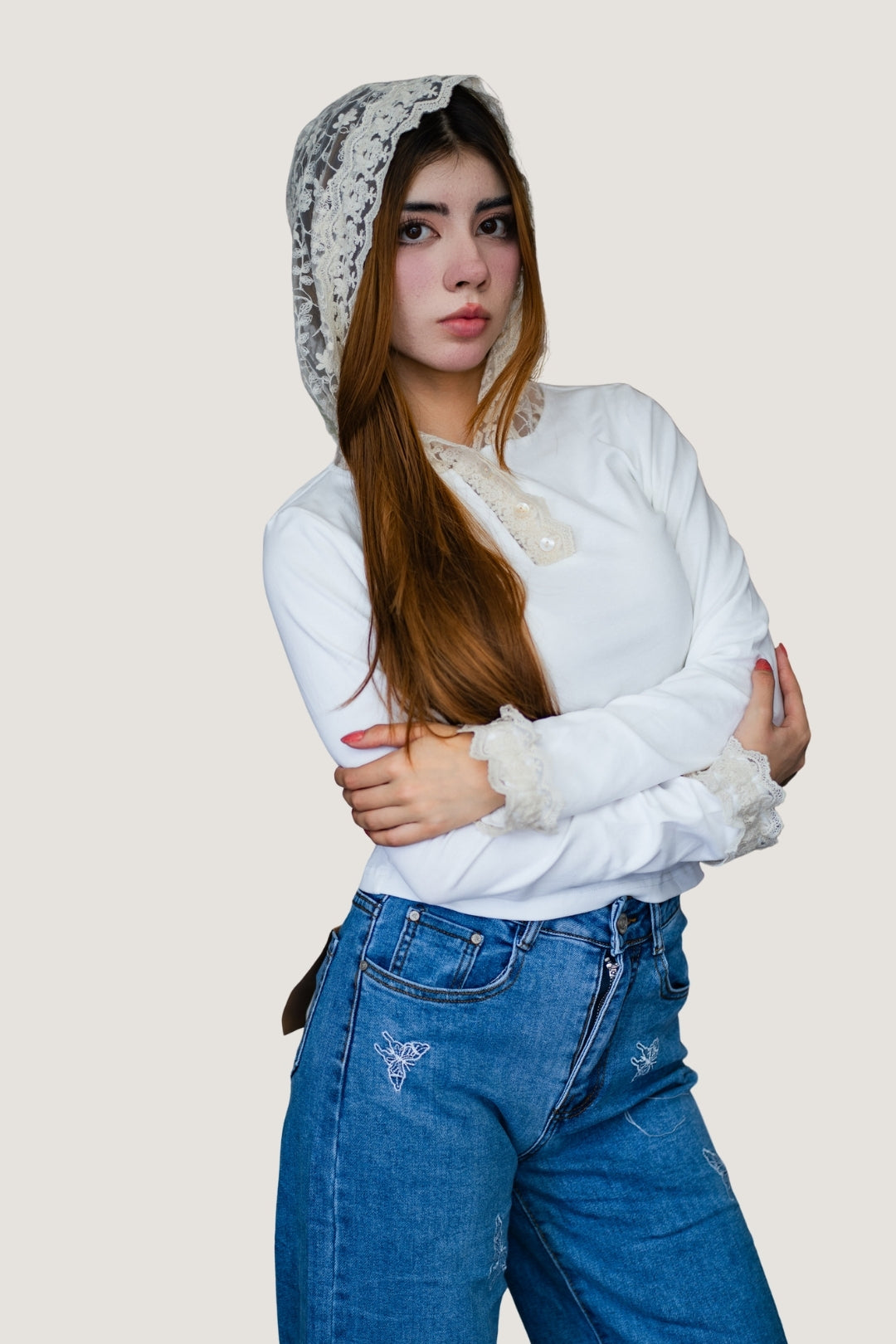 Jeans Wide Pants con Mariposas Blancas Bordadas | Mezclilla Azul Medio