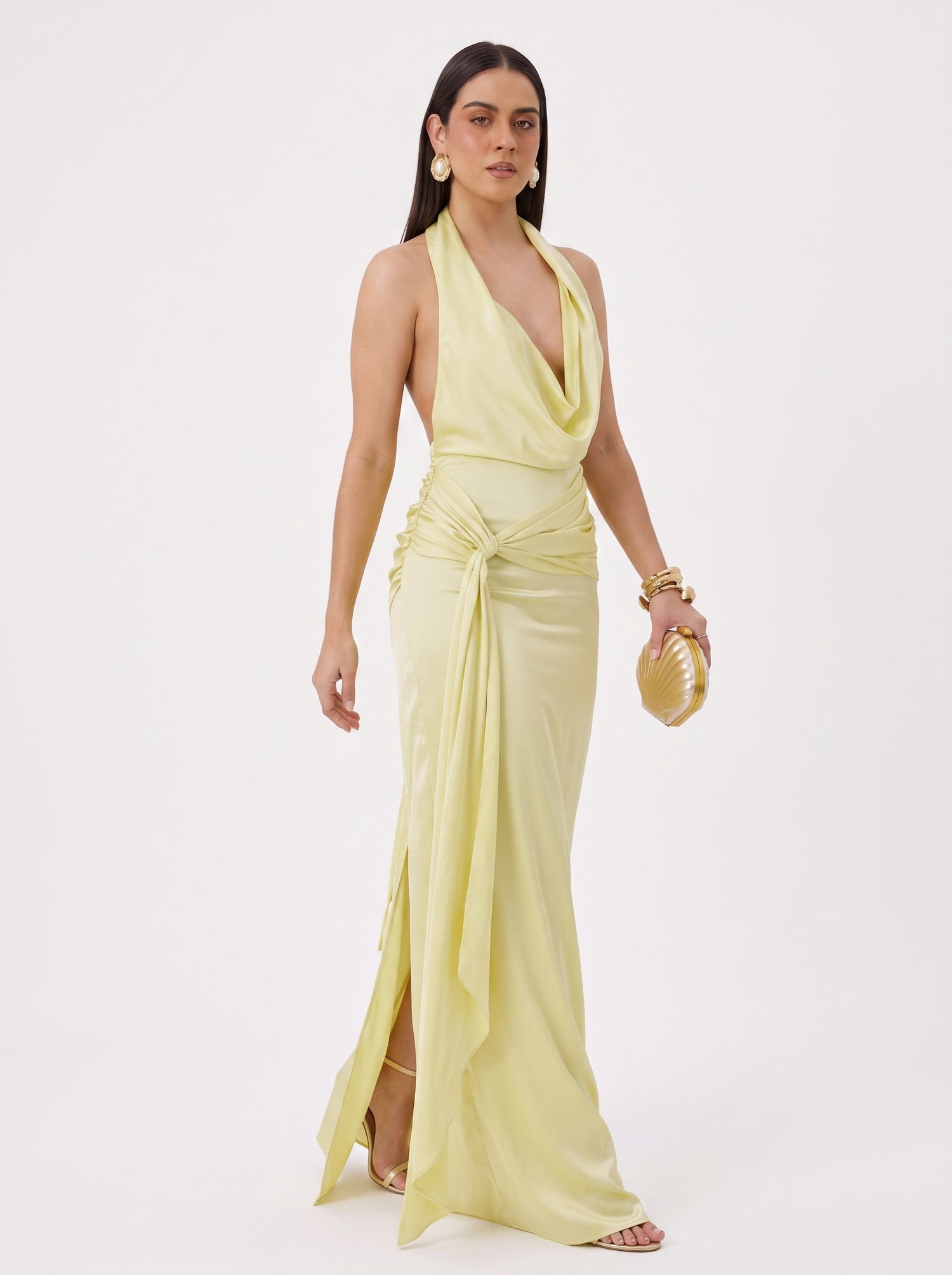 Vestido Amarillo de Satín Con Drapeado Lateral