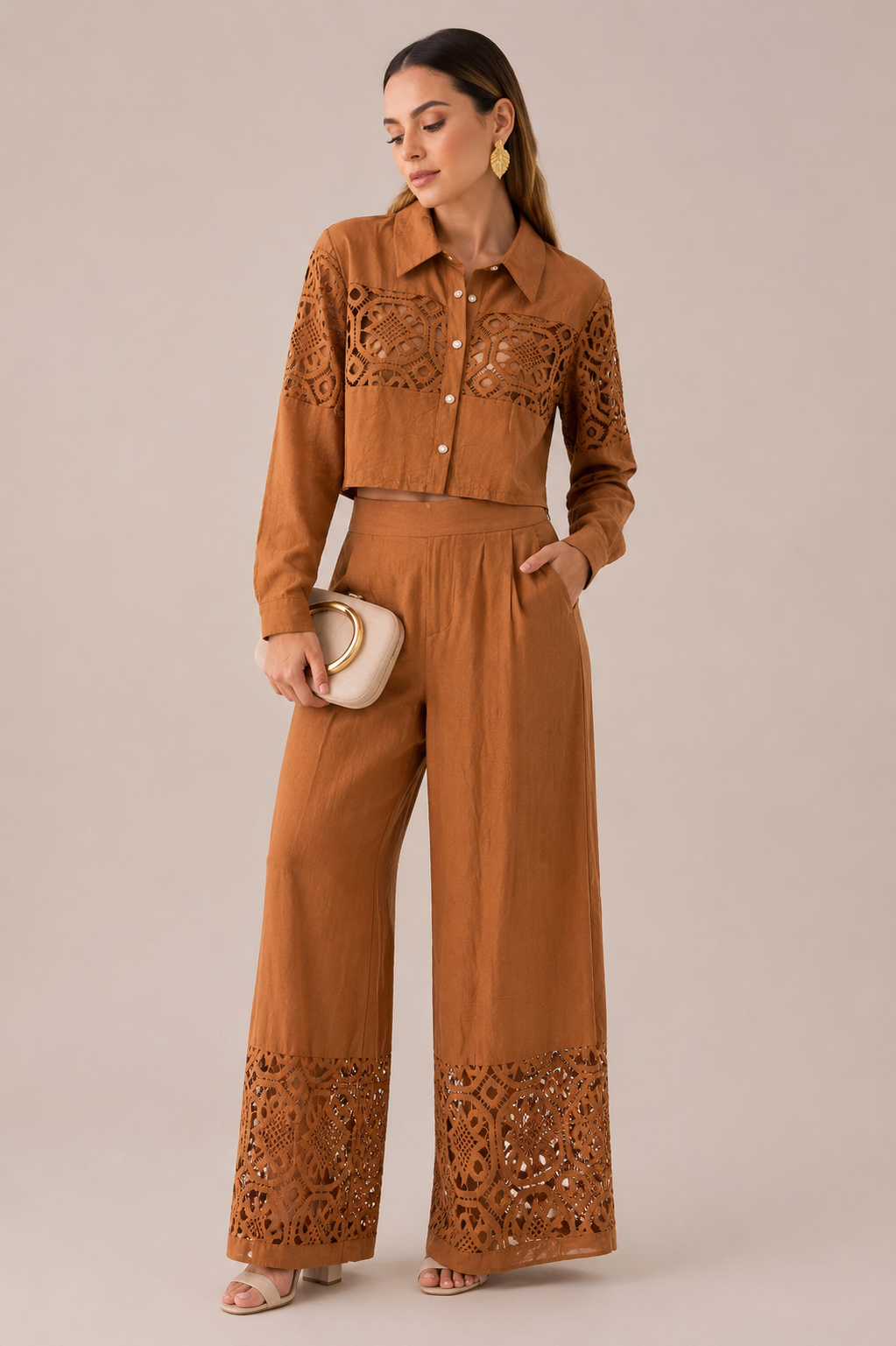 CONJUNTO PANTALON Y BLUSA CON ENCAJE