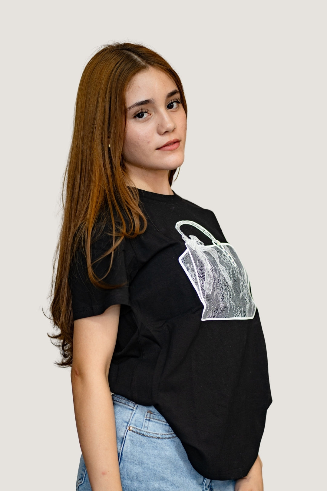 Playera de Algodón con Bolsa Frontal y Detalle de Encaje