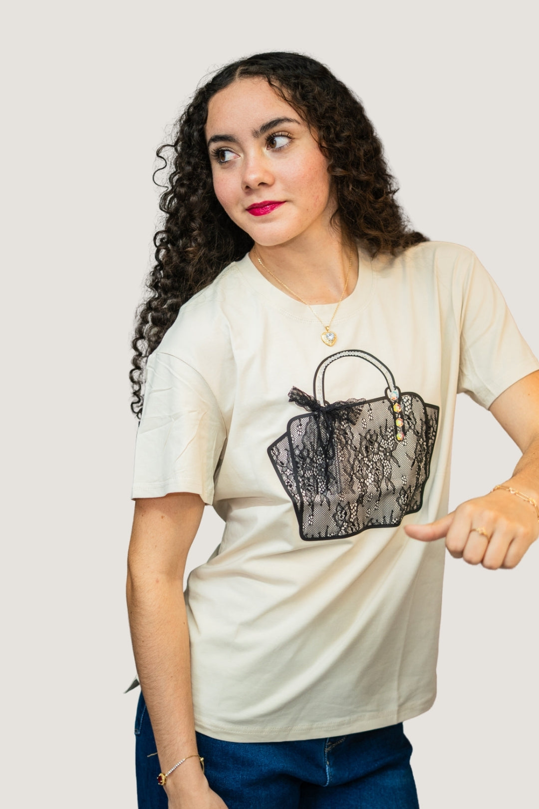 Playera de Algodón con Bolsa Frontal y Detalle de Encaje