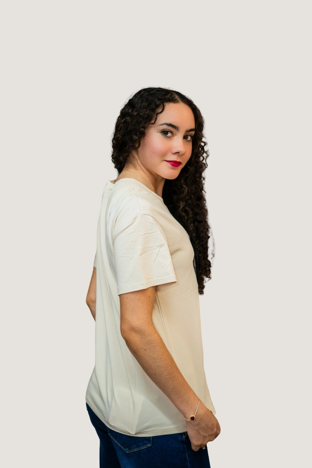 Playera de Algodón con Bolsa Frontal y Detalle de Encaje