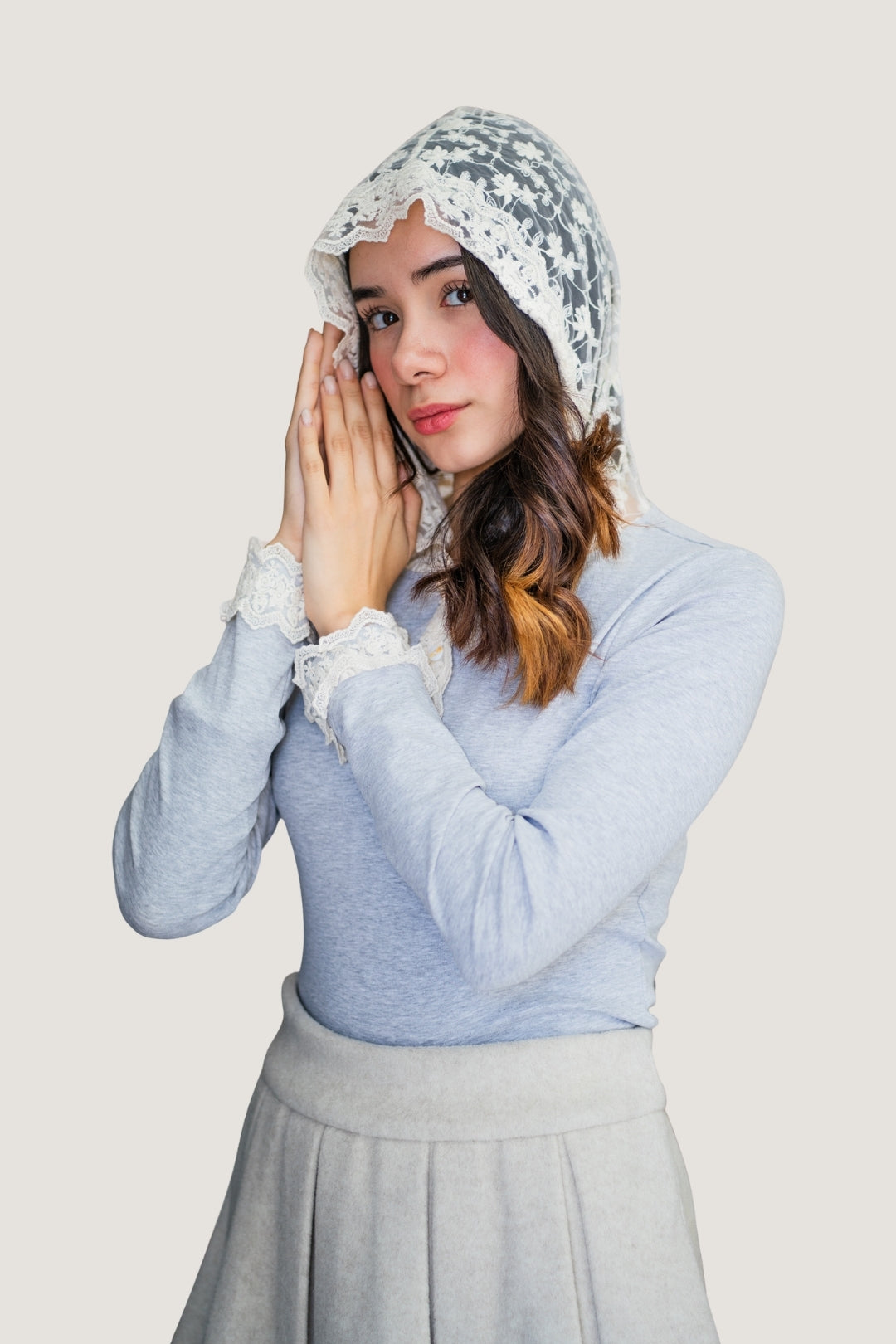 Blusa de Manga Larga de Algodón | Gorro con Detalle de Encaje