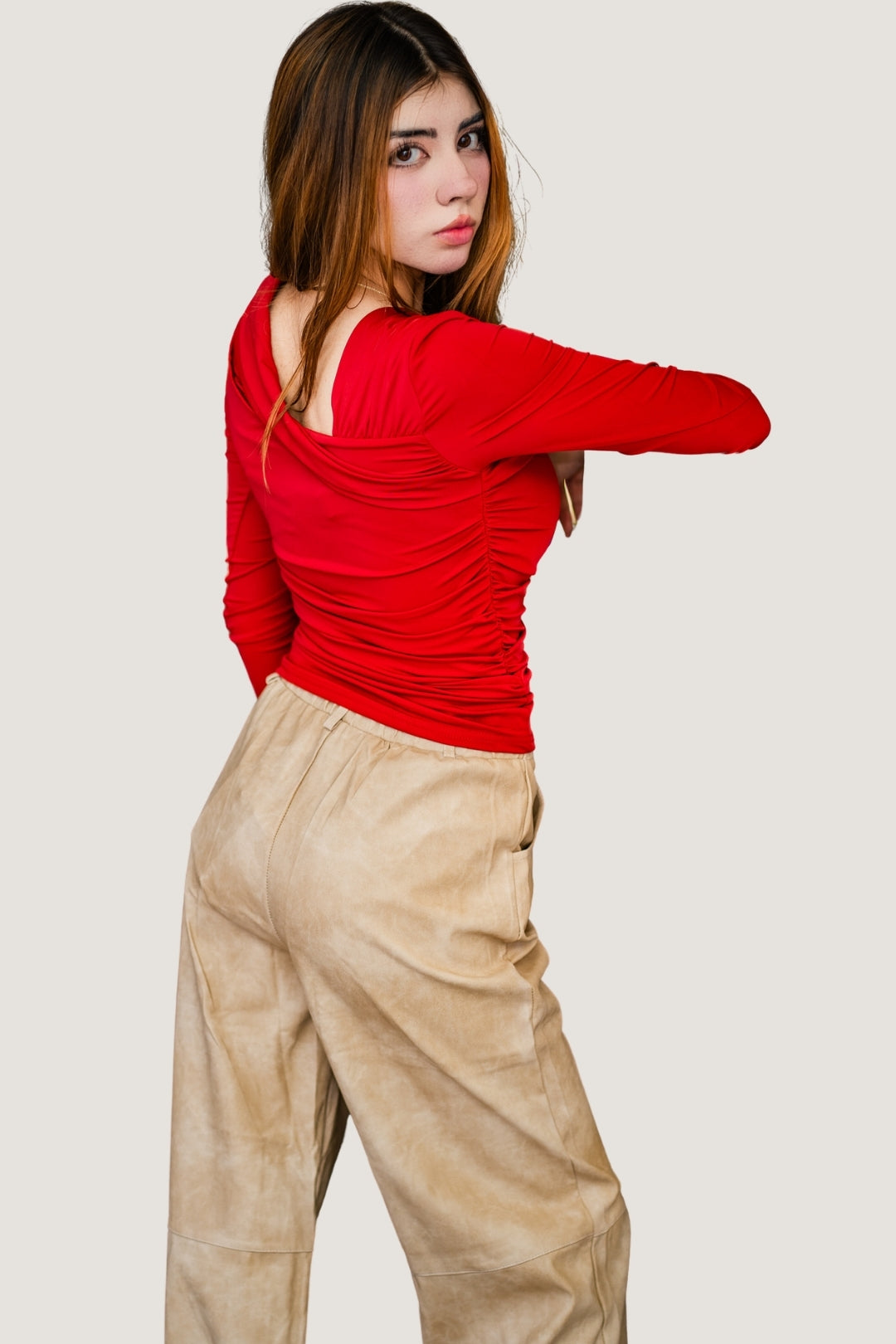 Pantalón de Vinipiel Liso | Estilo Audaz y Vanguardista