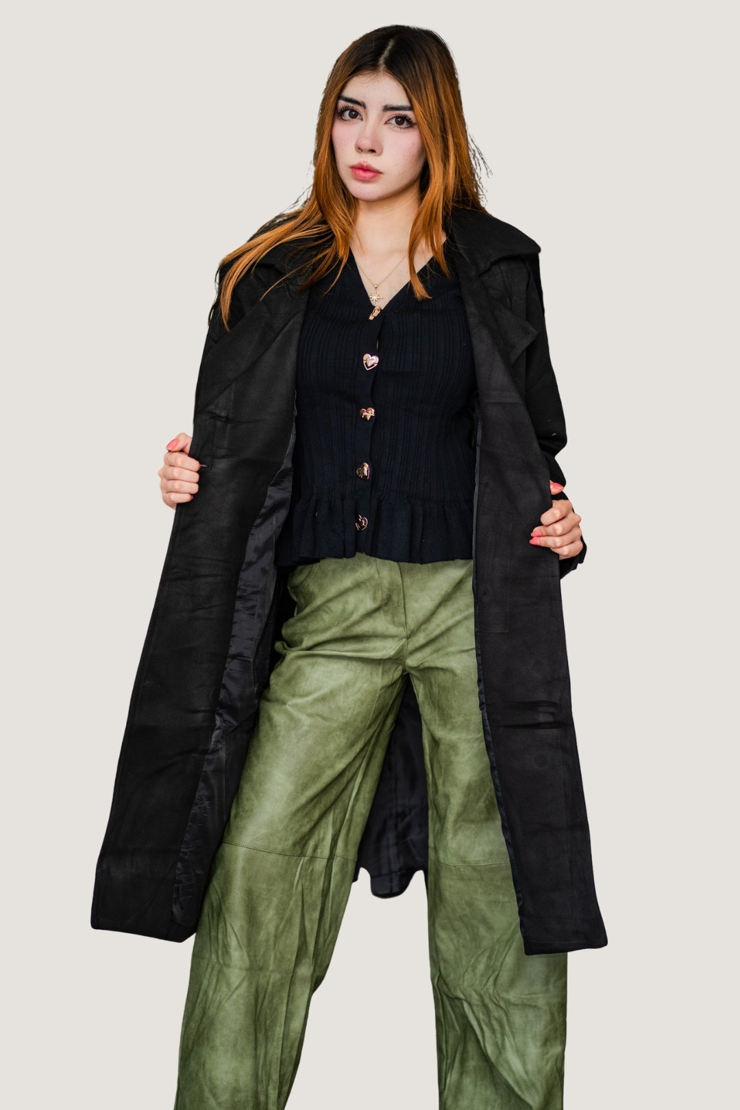 Pantalón de Vinipiel Liso | Estilo Audaz y Vanguardista