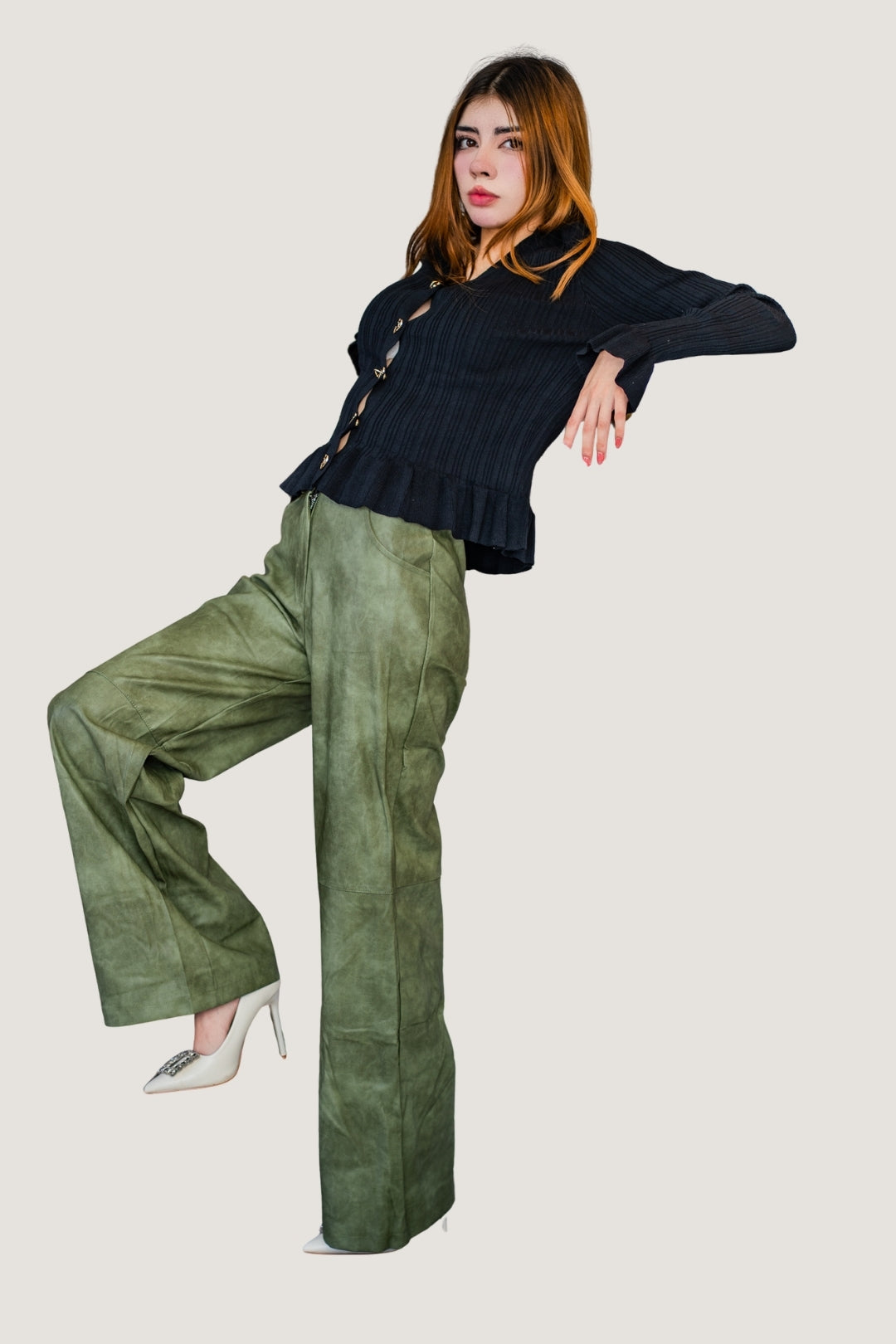 Pantalón de Vinipiel Liso | Estilo Audaz y Vanguardista