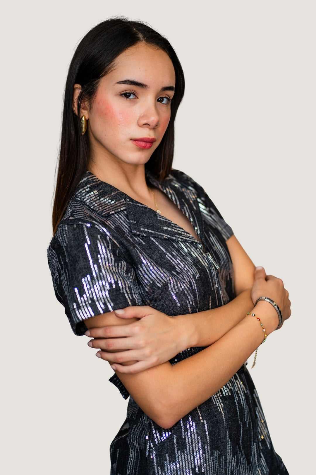 Vestido de Mezclilla con Detalles de Lentejuelas Gris