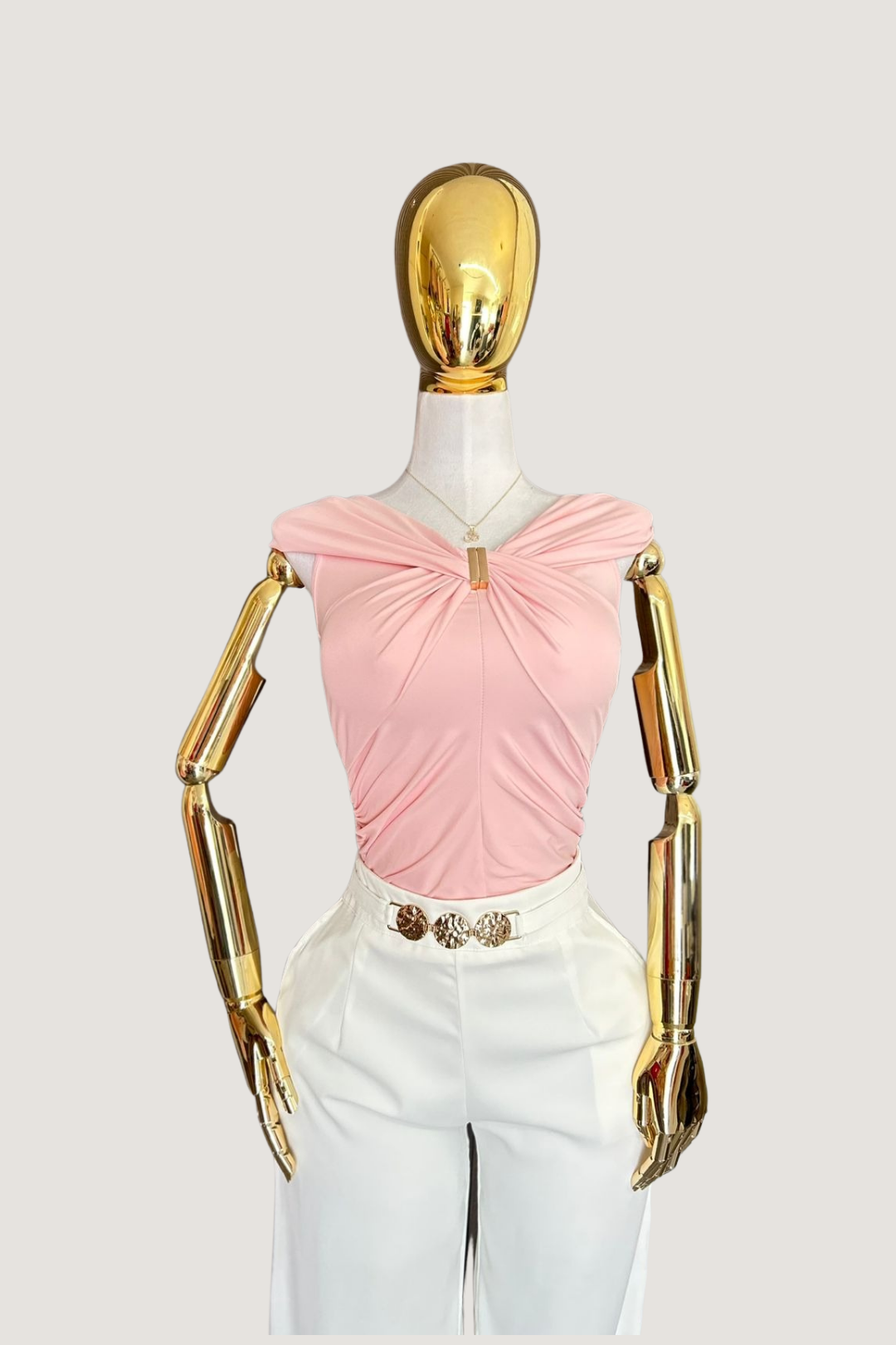 Blusa Escote Corazón con Herraje