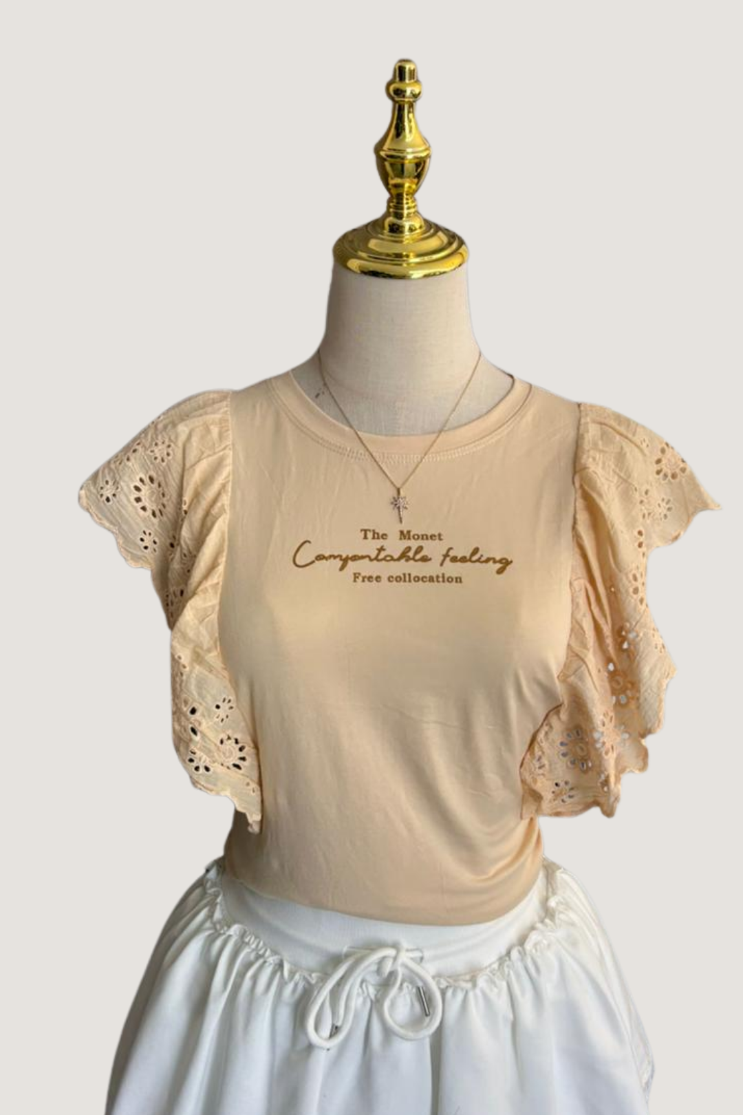 Blusa con Detalles en Encaje