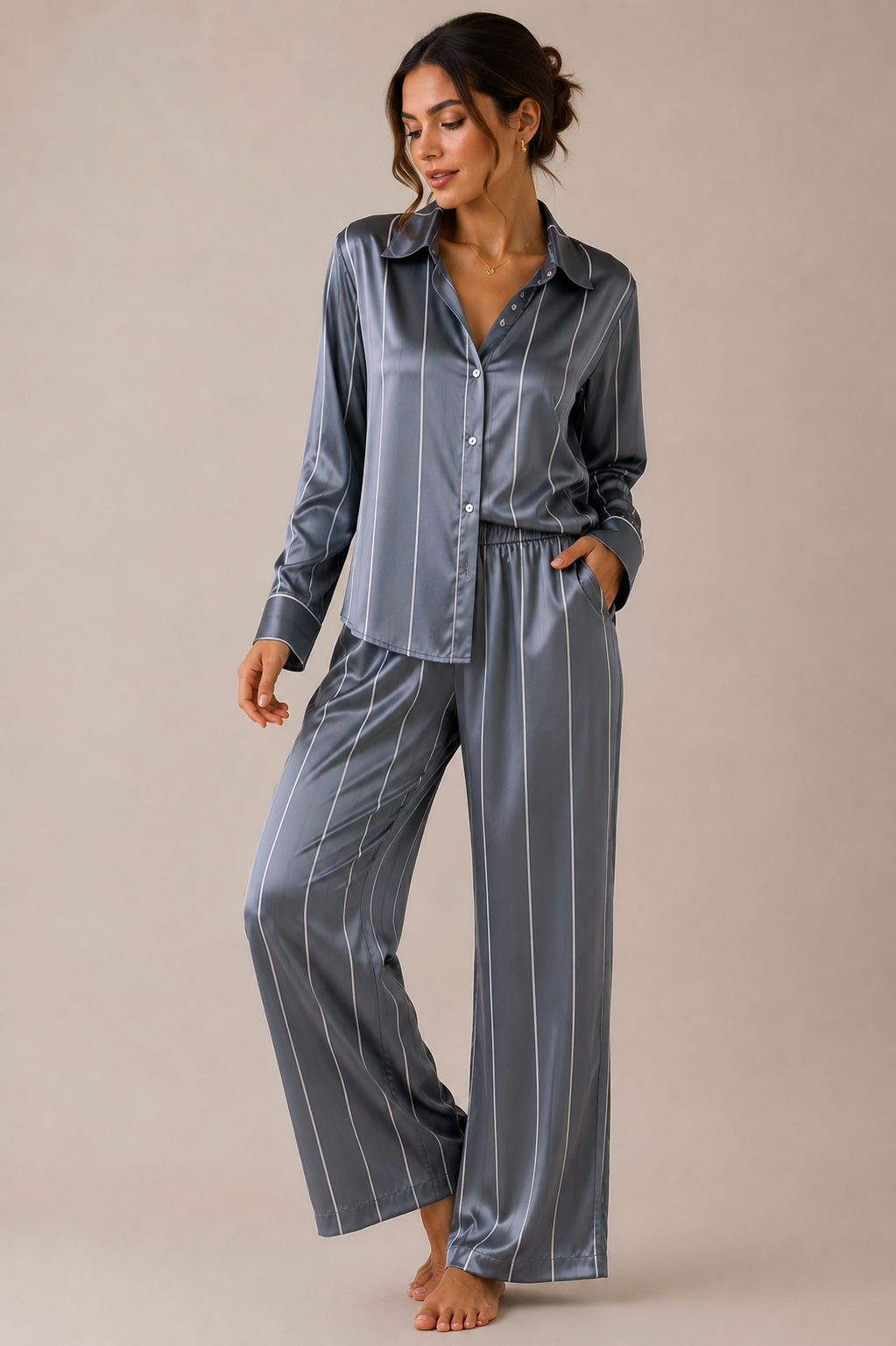 CONJUNTO SATIN AZUL CON LINEAS BLANCAS