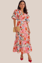Vestido Largo Estampado Floral Tonos Rojos y Rosas Cuello V Mangas Abullonadas