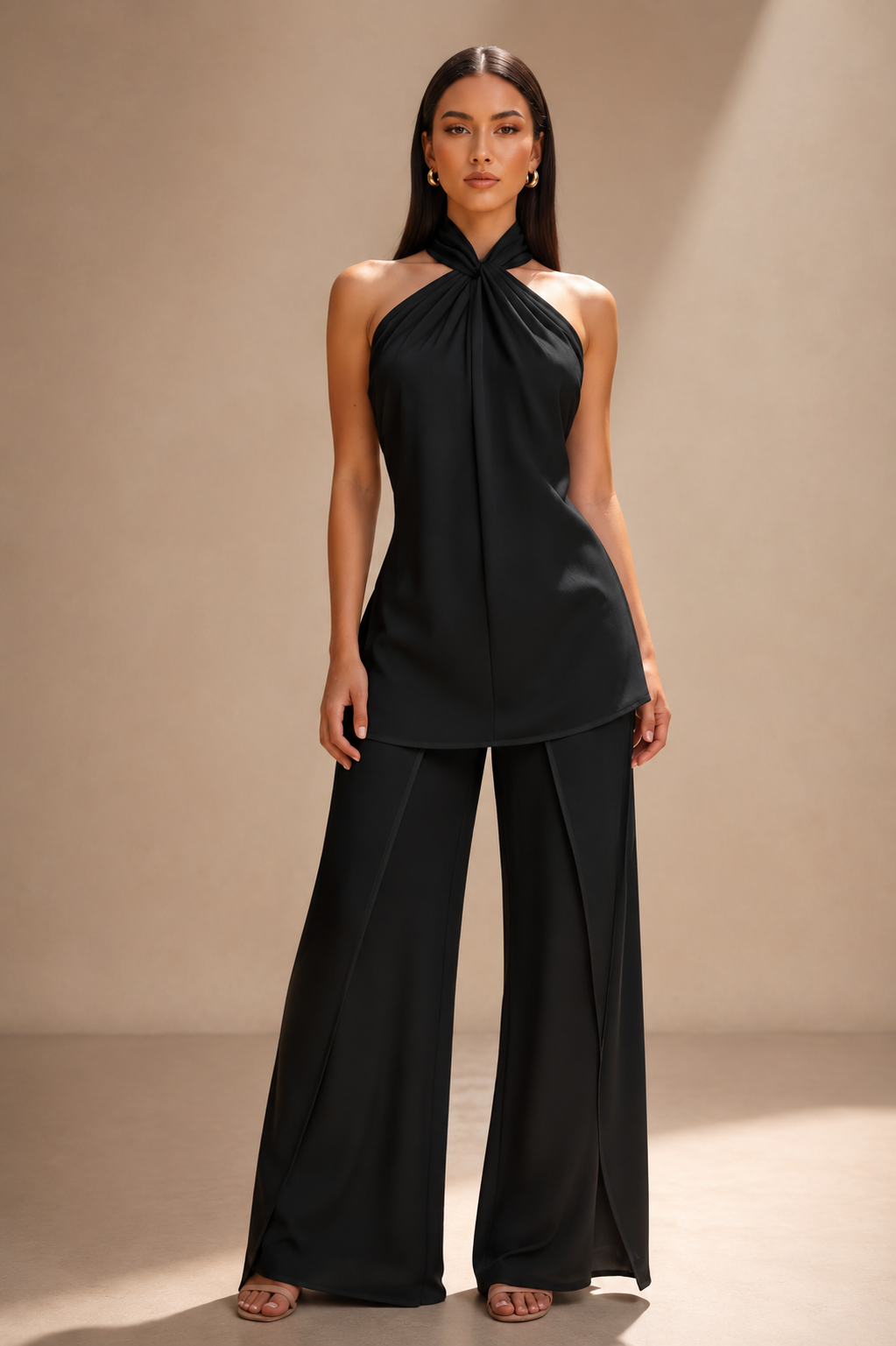 Conjunto Negro De Blusa Cuello Tipo Choker y Pantalon Con Volantes