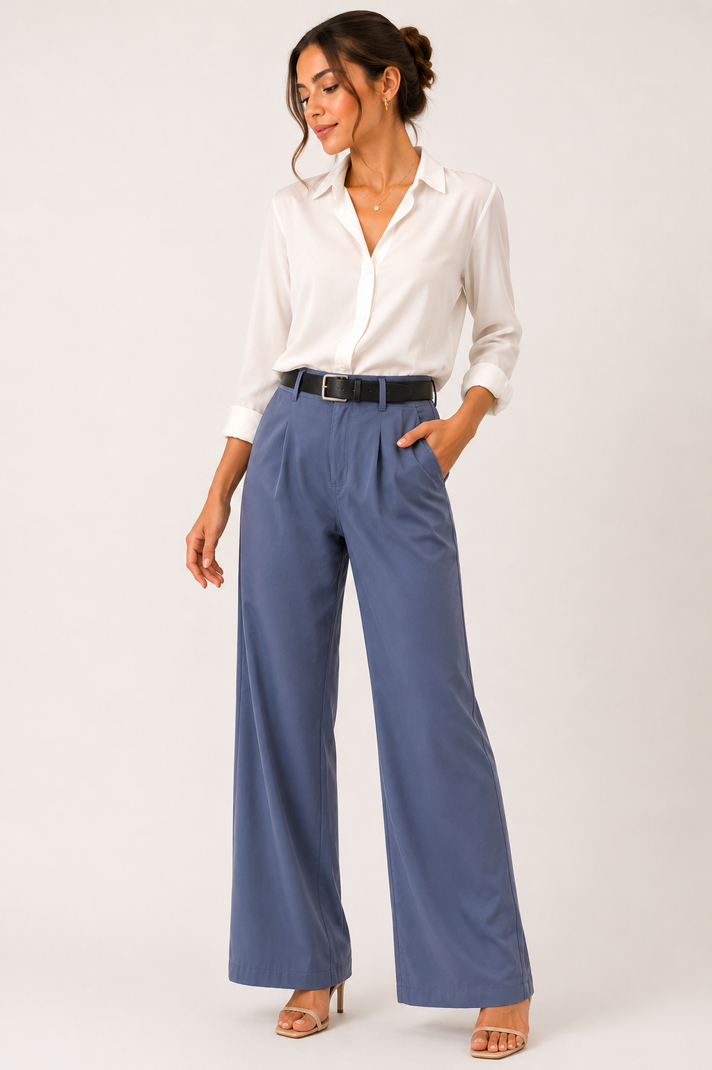 PANTALON AZUL CON CINTO NEGRO