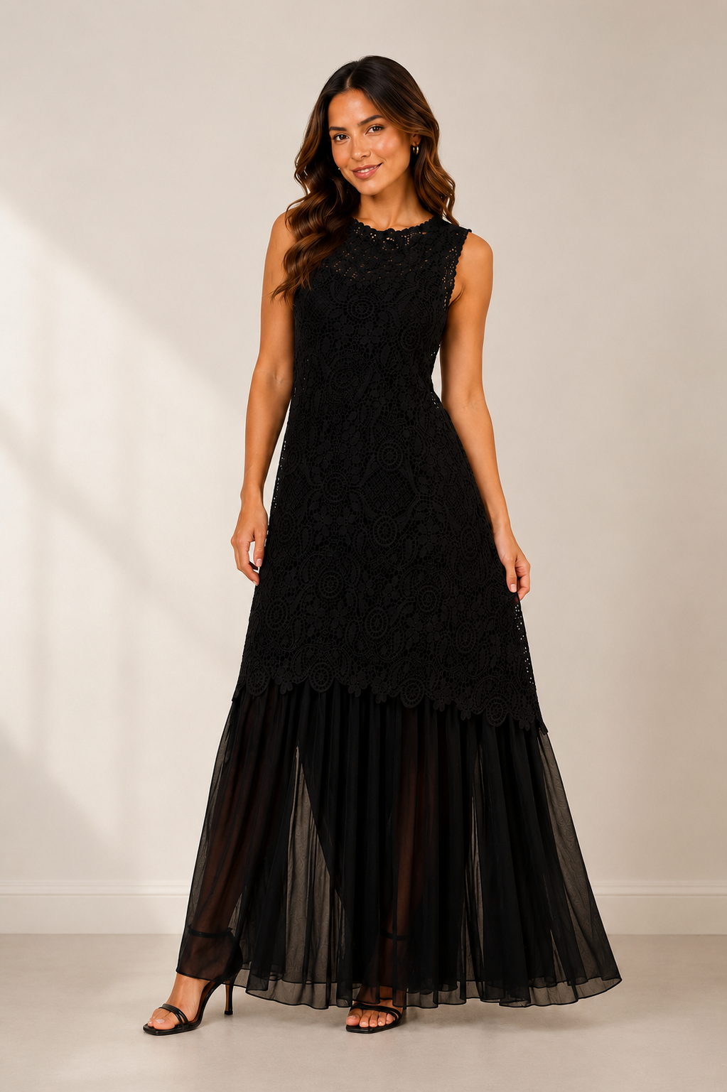 VESTIDO NEGRO LARGO DE ENCAJE GASA PLISADA