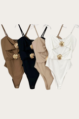 Body Estilo Playero con Herrajes Dorados