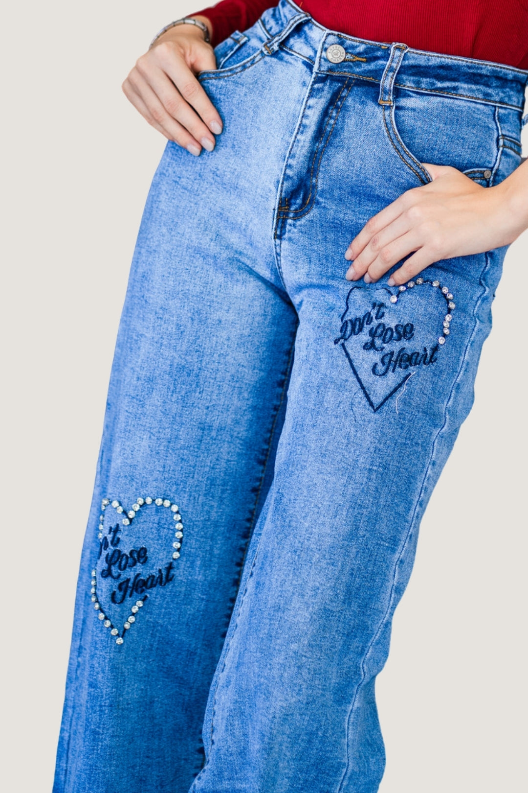 Jeans Wide Pants con Detalles de Corazón y Piedras | Mezclilla Azul Medio