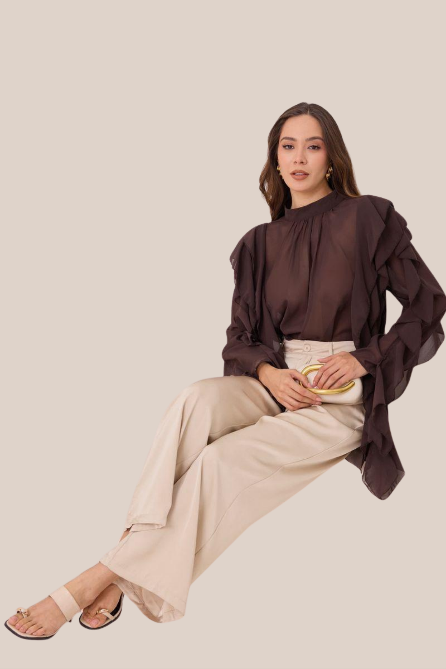 Blusa Café Oscuro Cuello Alto Con Volantes Largo