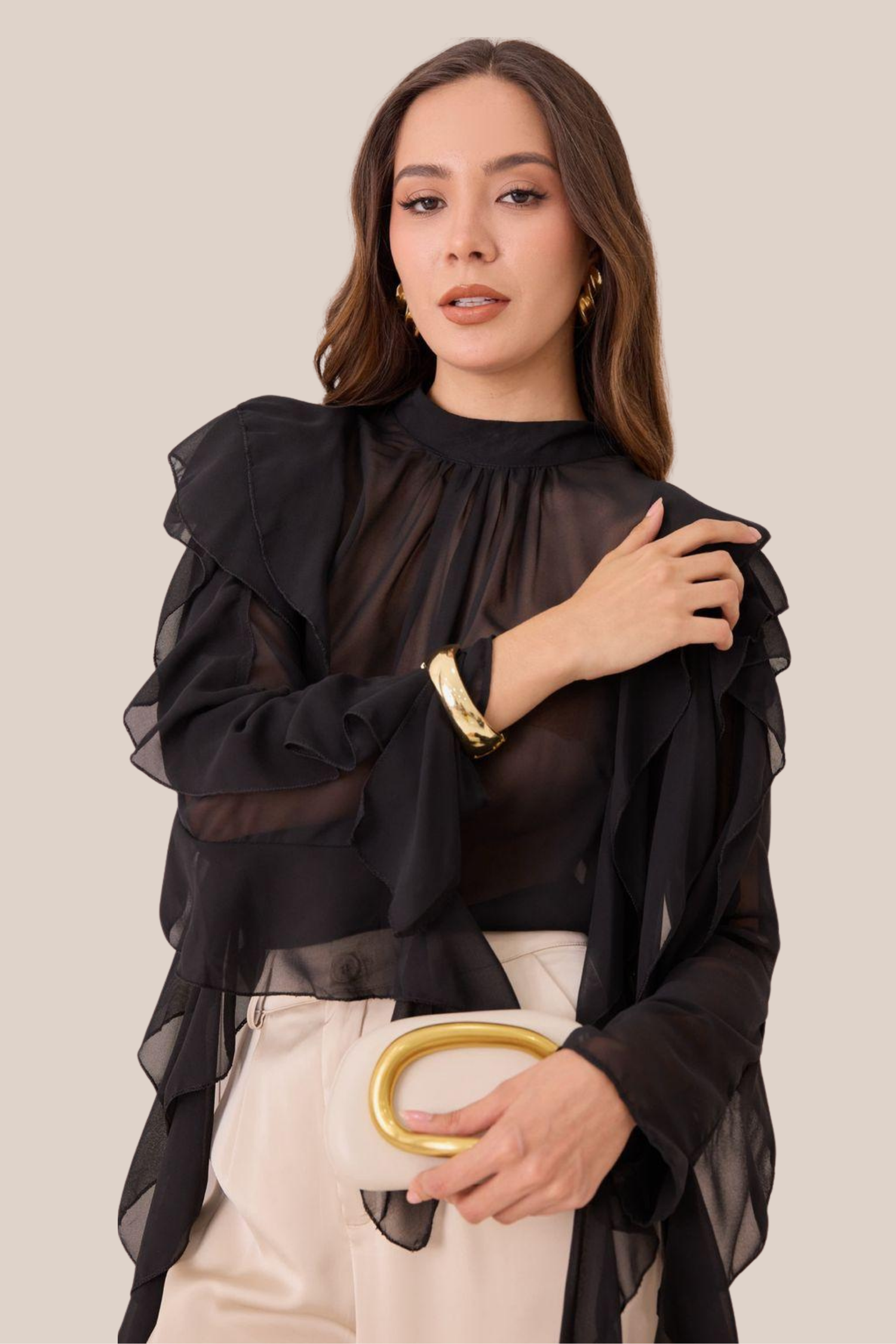 Blusa Negra Cuello Alto Con Volantes Largo