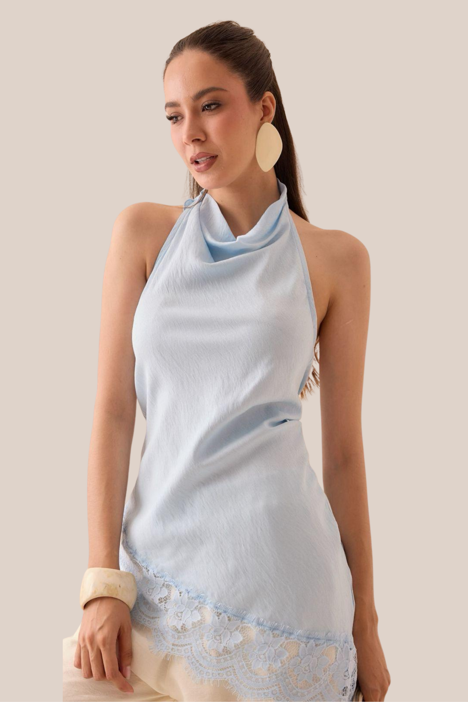 Blusa Azul Asimétrica Estilo Halter con Detalles de Encaje