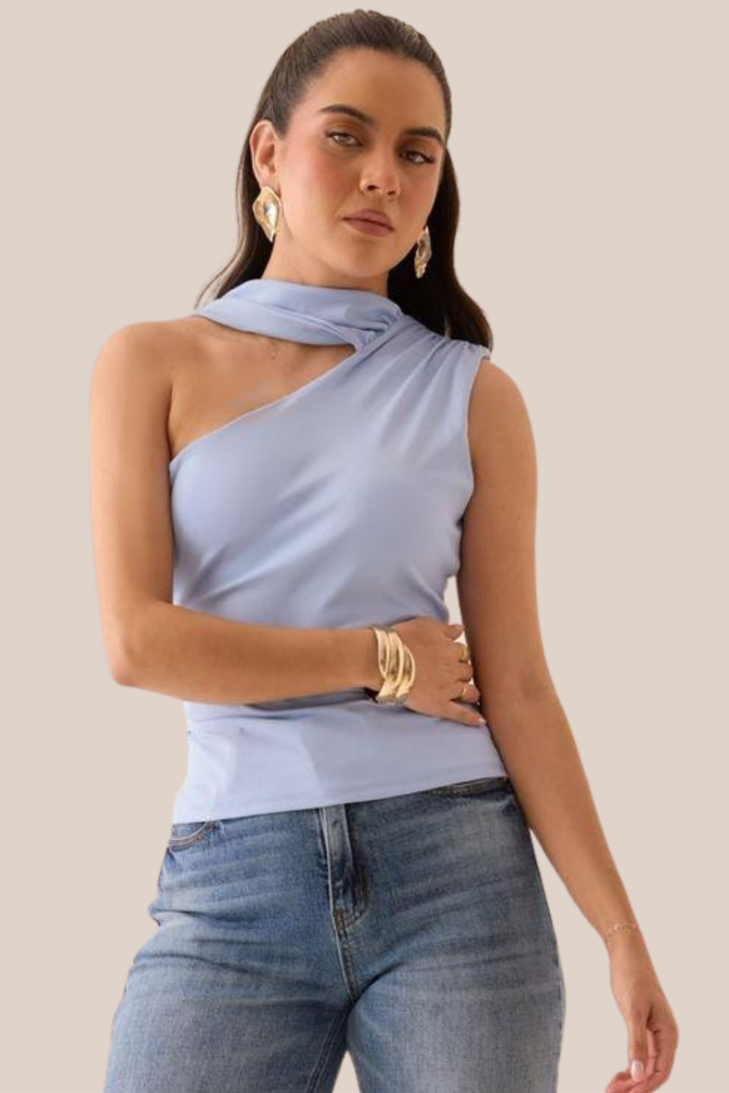 Blusa Azul Un Hombro y Bufanda