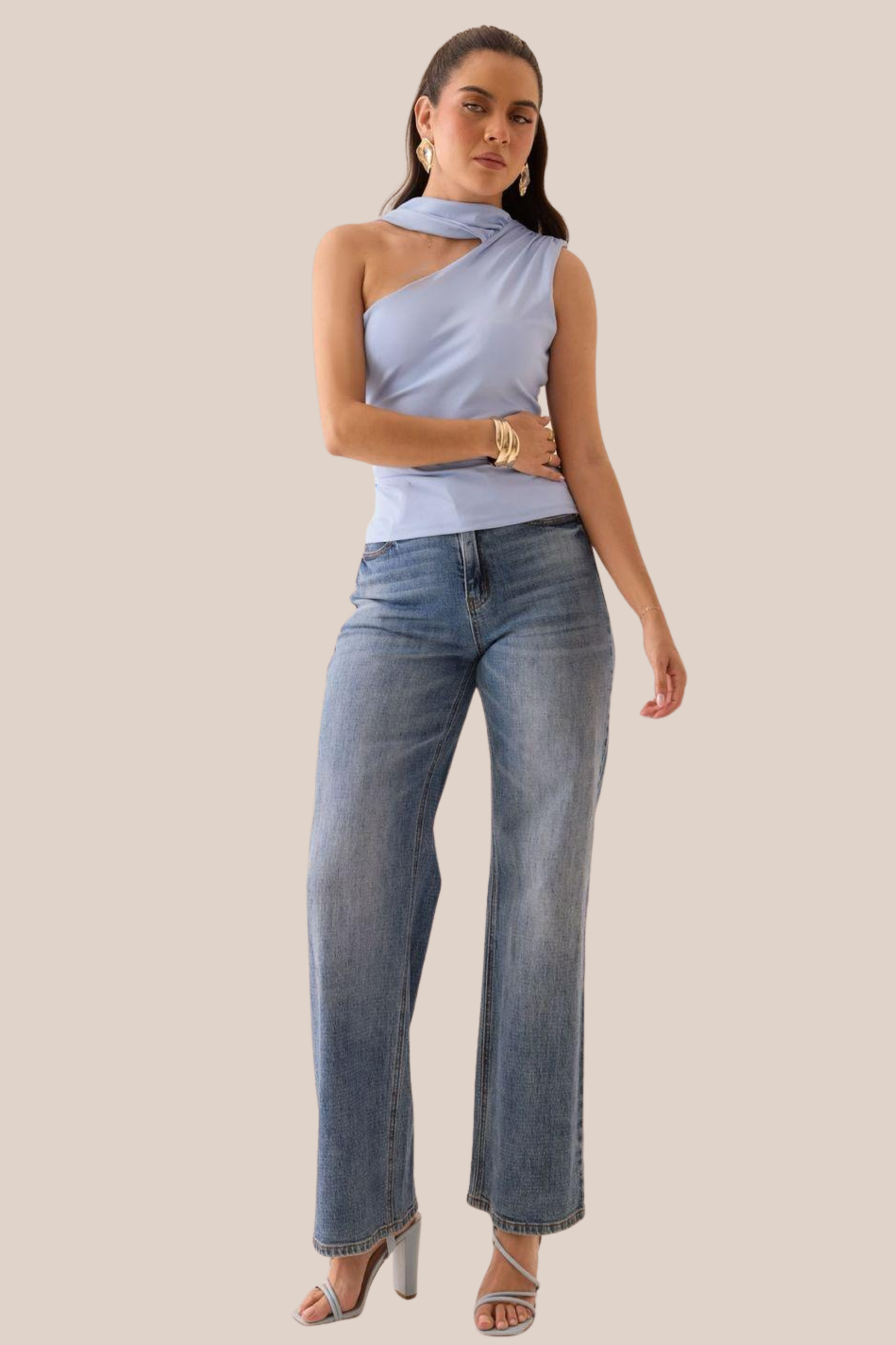 Blusa Azul Un Hombro y Bufanda