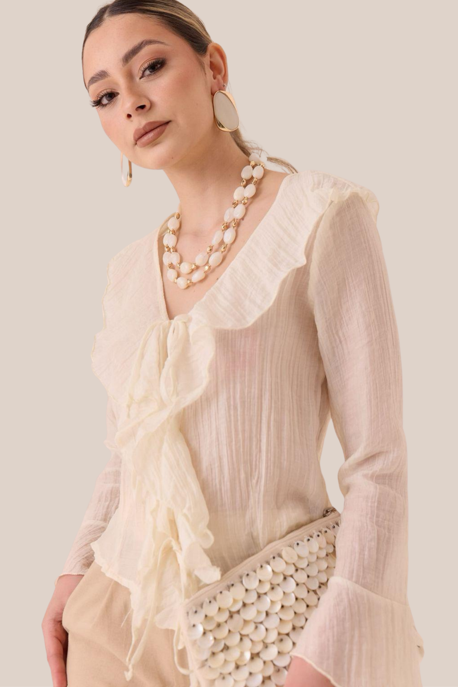 Blusa Beige de Lino Con Volantes