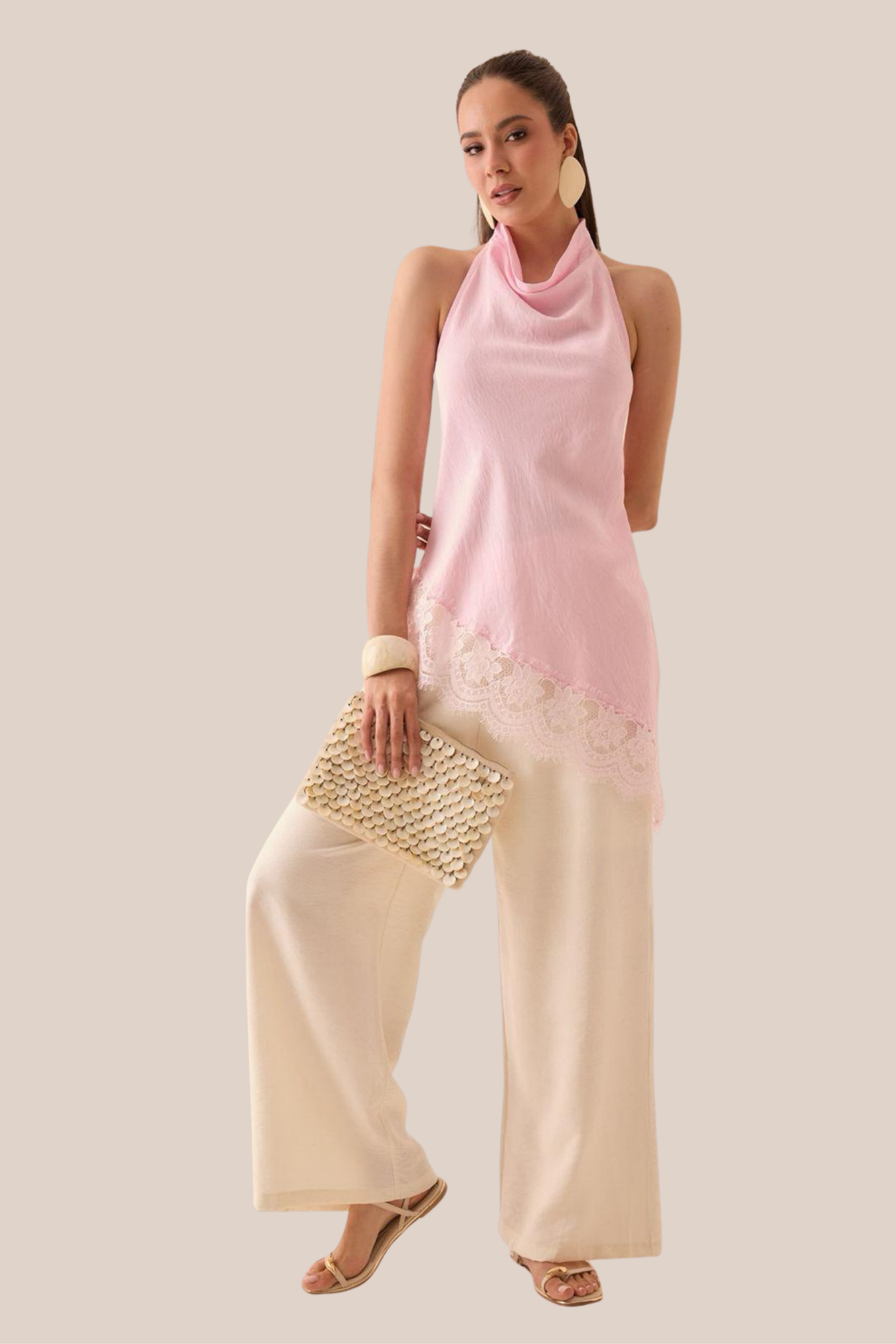 Blusa Rosa Asimétrica Estilo Halter con Detalles de Encaje