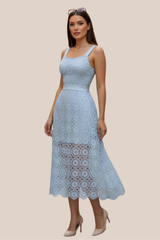 Conjunto Azul de Encaje, Top Tirantes Cuello Redondo y Falda