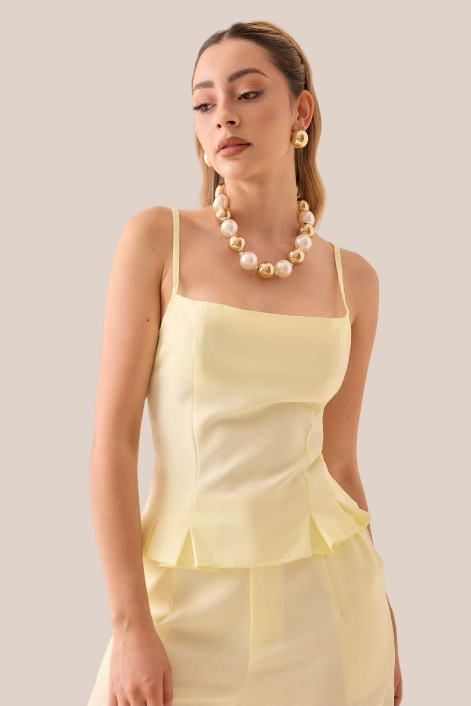 Conjunto Amarillo de Pantalon y Blusa Corta de Tirantes