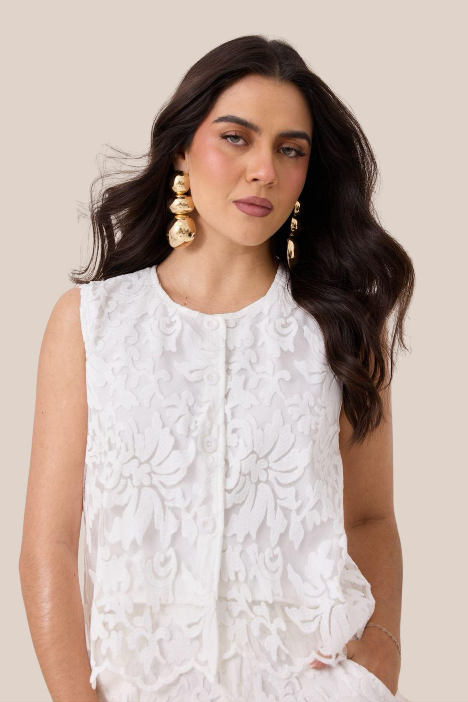 Conjunto Blanco de Short y Blusa de Encaje Floral