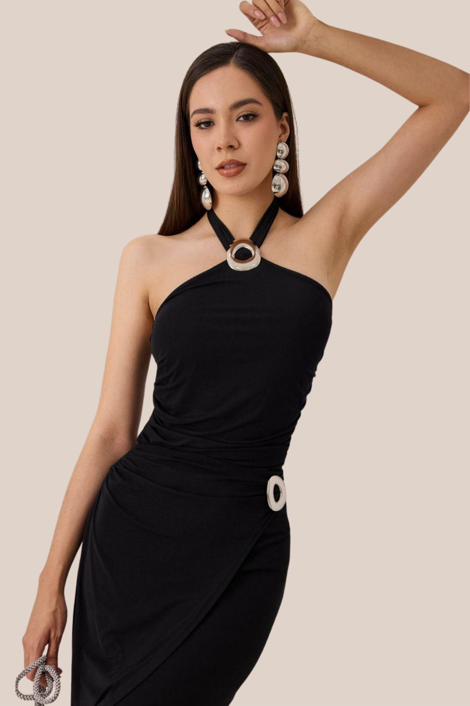Conjunto Negro de Falda,Top Cuello Tipo Halter Con Broche Plateado, Tela Tipo Gasa