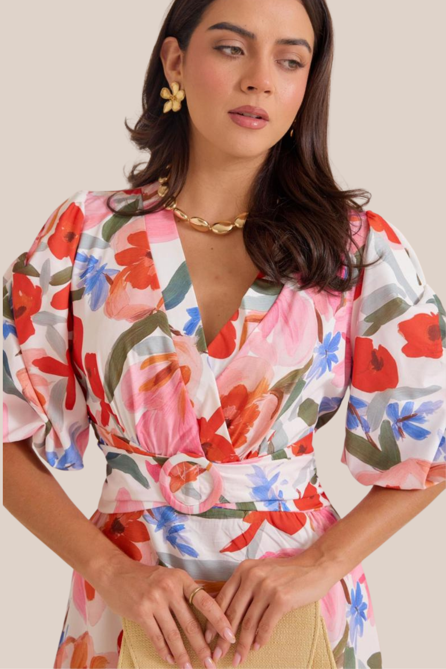 Vestido Largo Estampado Floral Tonos Rojos y Rosas Cuello V Mangas Abullonadas