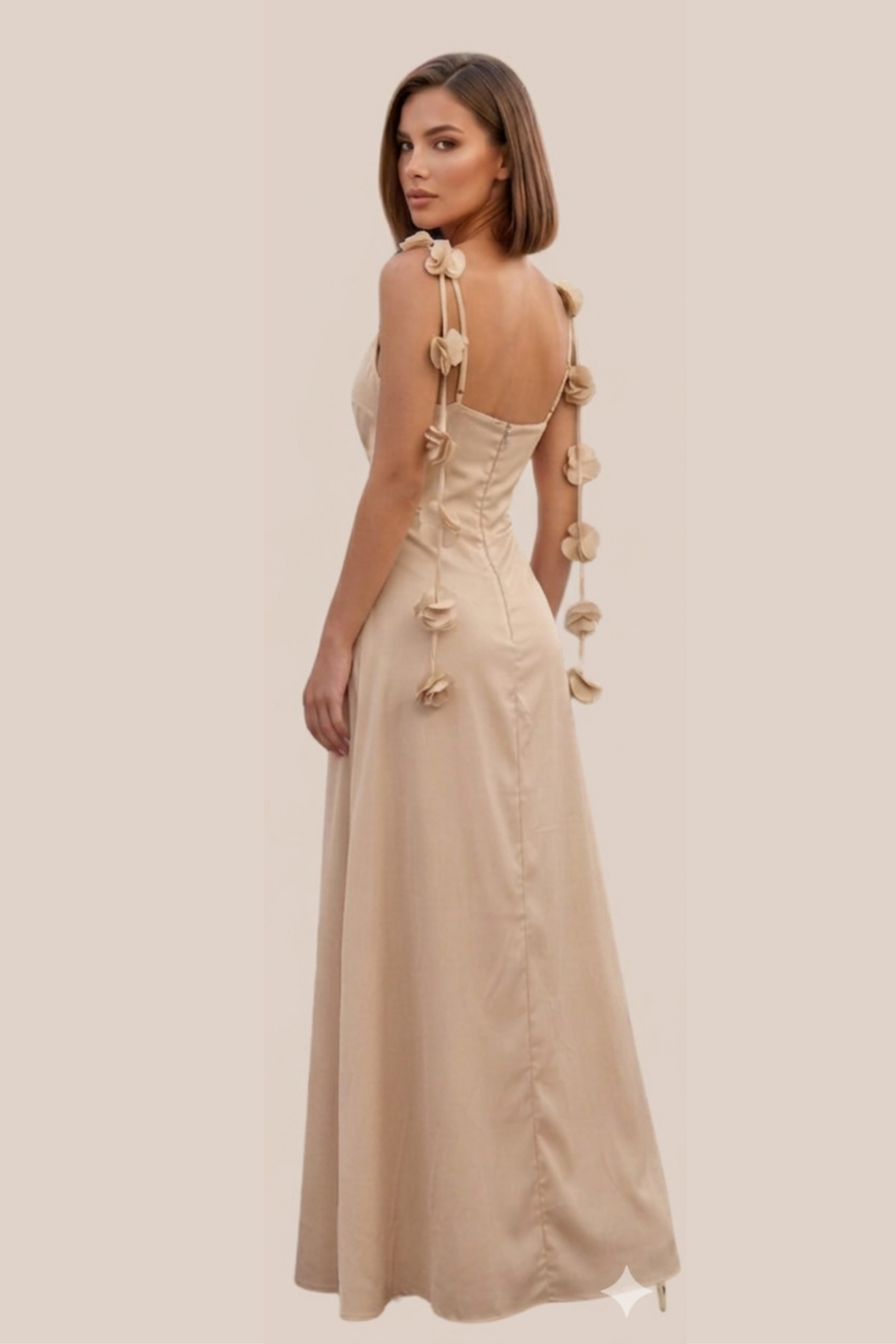 Vestido Beige Satín Con Flores
