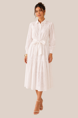 Vestido Blanco Cuello Solapa Bordado de Flores Manga Tres Cuartos