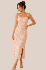 Vestido Largo Salmón con Aplicaciones