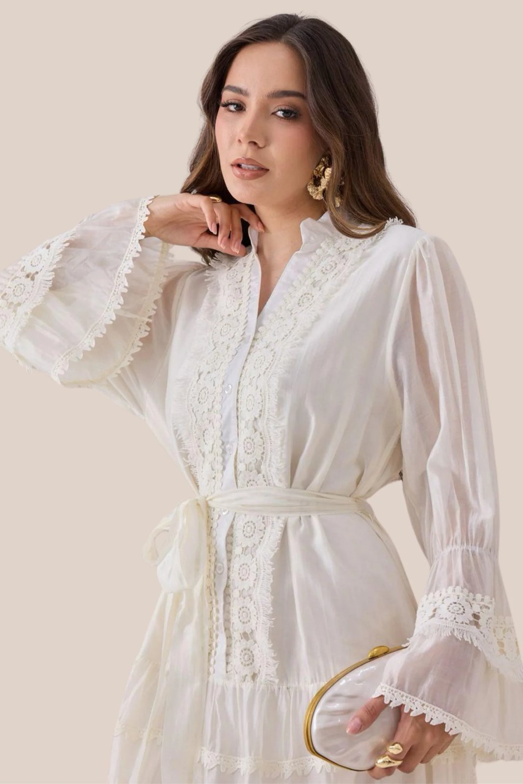 Vestido Blanco Estampado de Flores, Detalles de Encaje, Mangas Abullonadas
