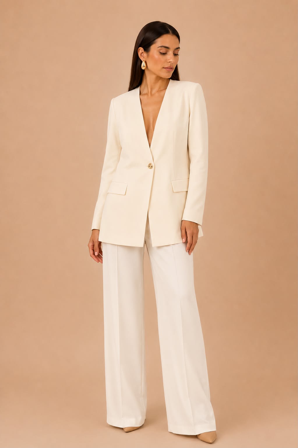 Saco Beige Cuello V Botón Dorado