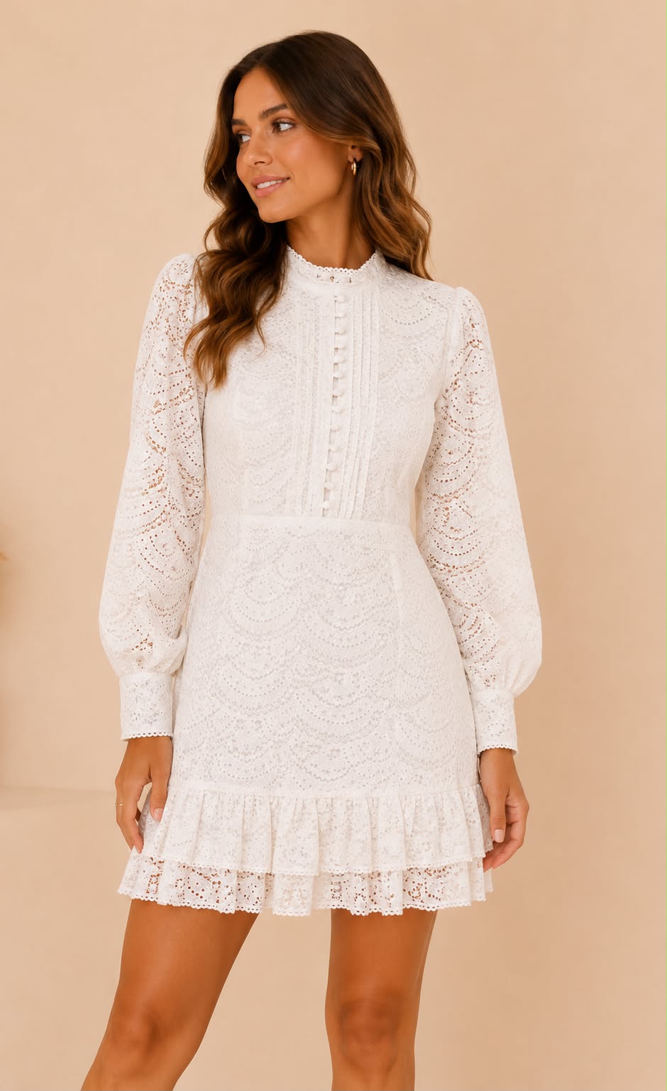 VESTIDO CORTO BLANCO MANGA LARGA DE ENCAJE Y BOTONES