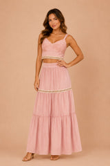 Conjunto Rosa de Top Con Bordado y Falda  de Olanes