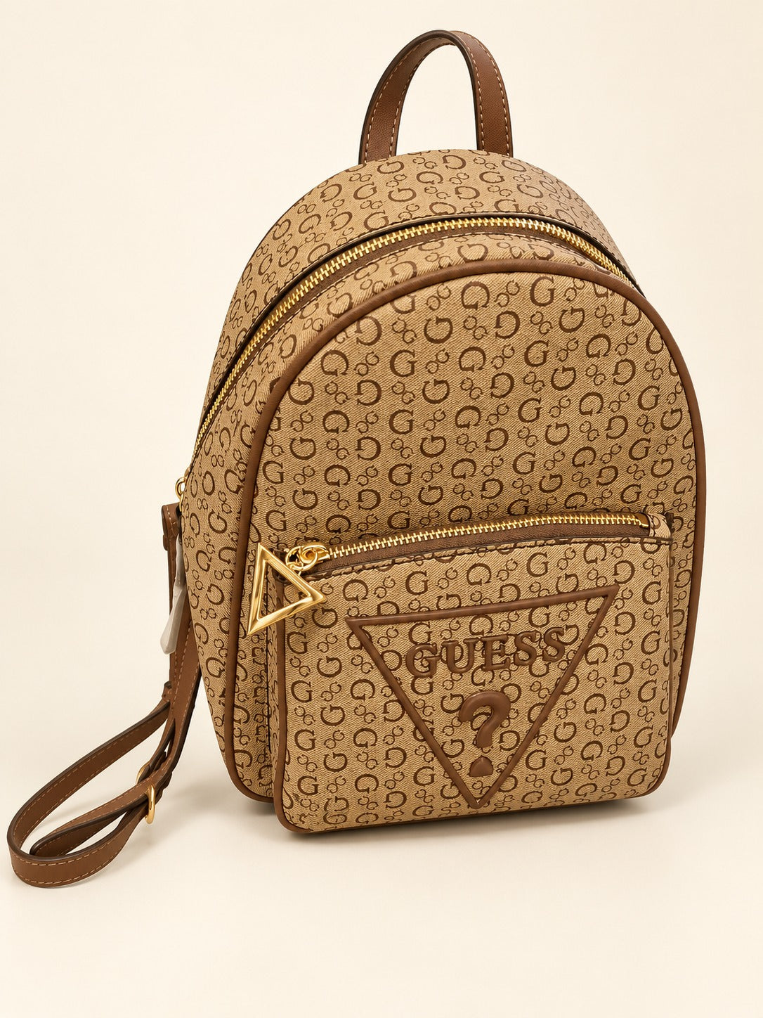 MOCHILA GUESS MONOGRAM CAMEL